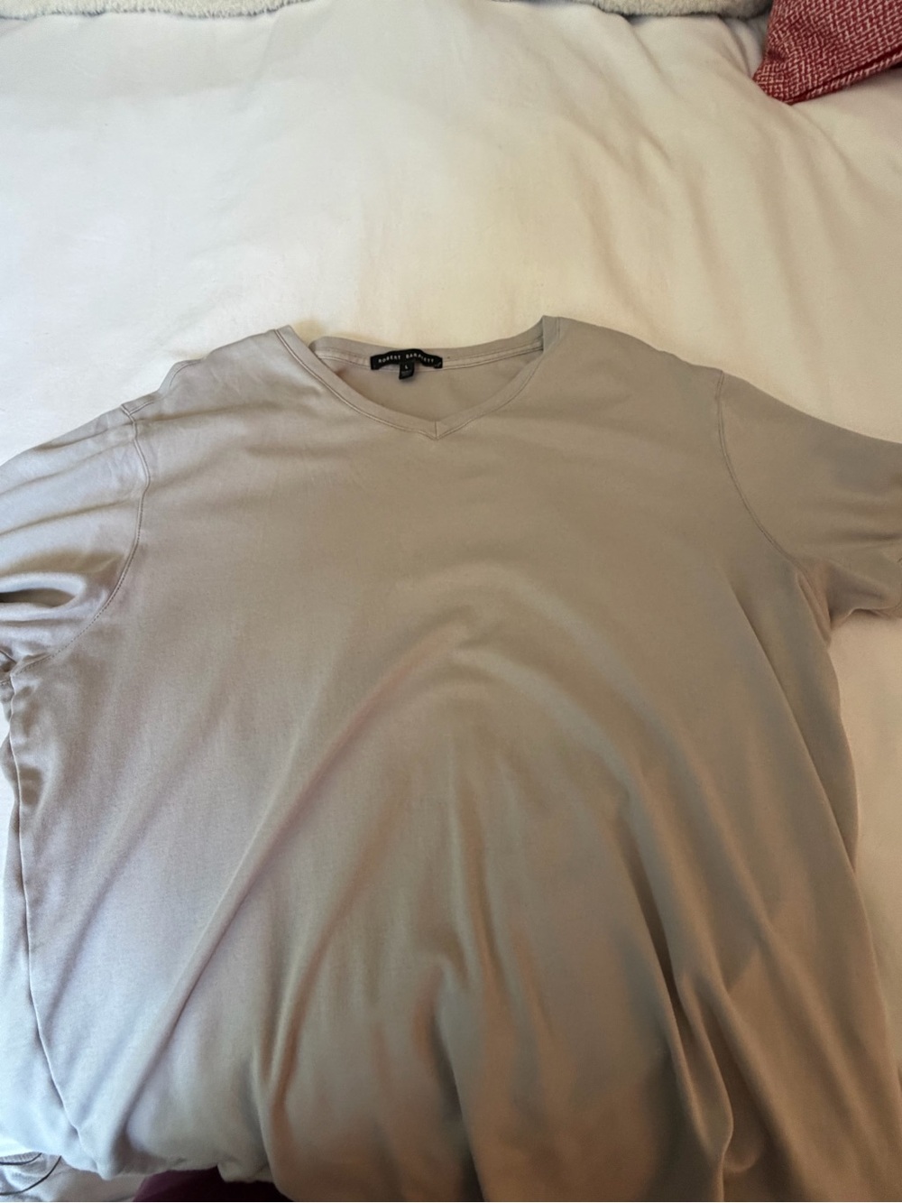 Robert Barakett Men’s Large Gray V-Neck T-Shirt